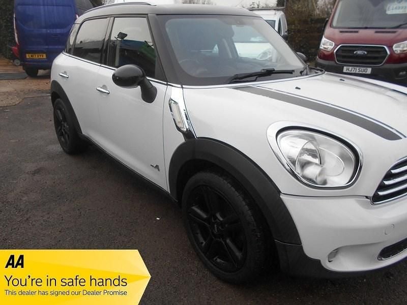 Used Mini Cooper D 2013 White Hatchback