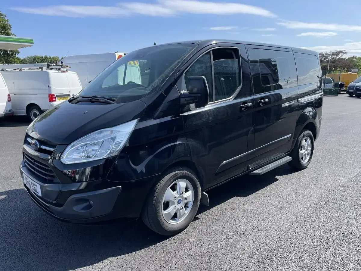 Used Ford Tourneo Custom Titanium 130 HP (95 kW) 2018 Black Van