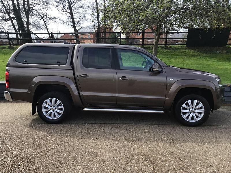 Used VW Amarok Highline 180 HP (132 kW) 2016 Brown Pickup