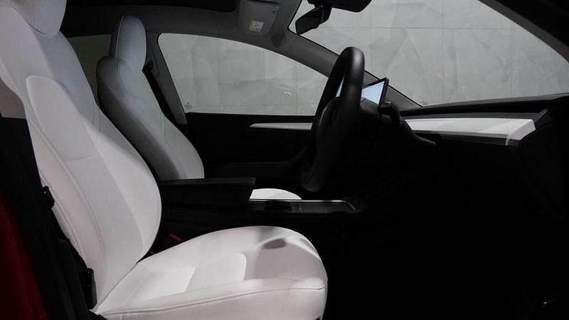 Used Tesla Model Y Long Range AWD 378 kW (514 HP) 2022 Red SUV