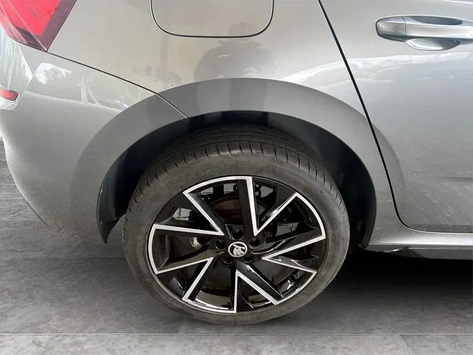 Usata Skoda Kamiq Monte Carlo 150 CV (110 kW) 2023 Grigio SUV
