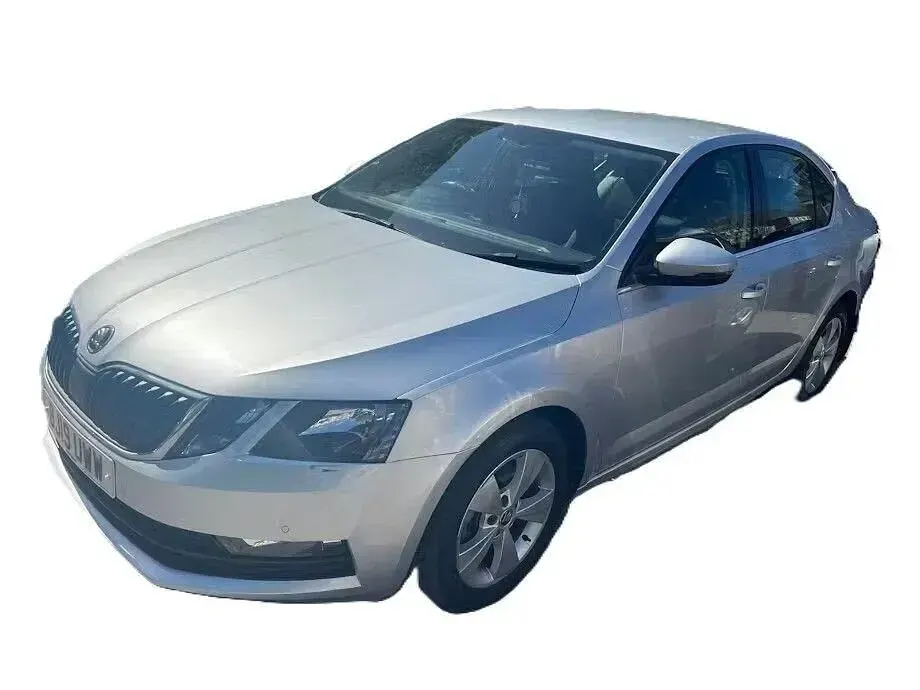 Usado Skoda Octavia SE Technology 115 HP (84 kW) 2019 Prateado Citadino