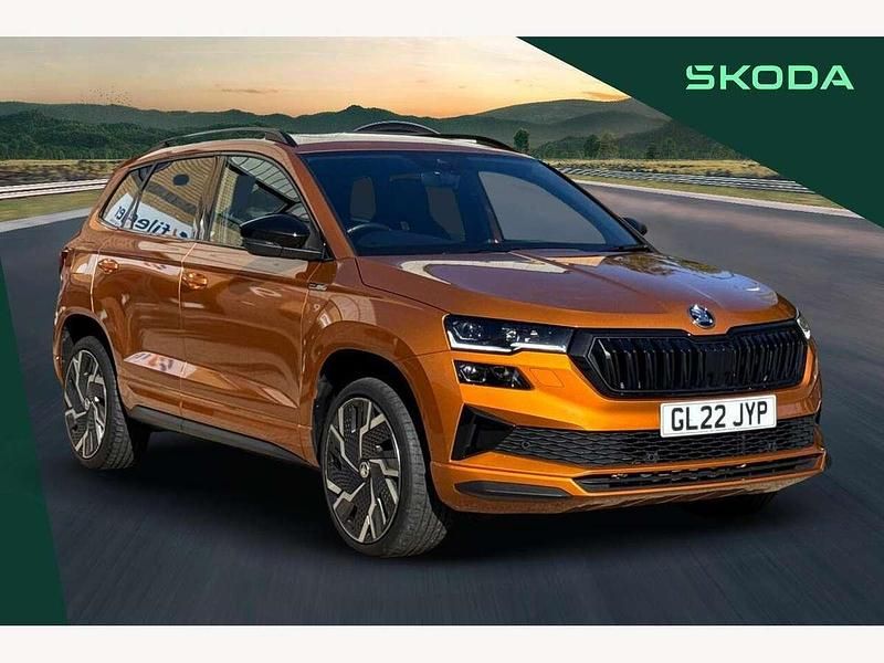 Phoenix orange metallic Used 2022 Skoda Karoq SportLine SUV | £22,395 (Fair price) - Image 1/3