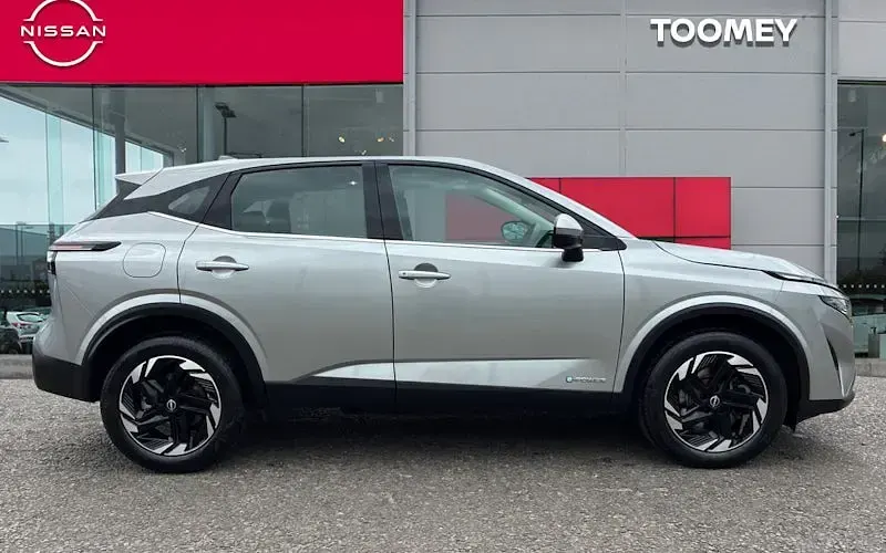 Used Nissan Qashqai Acenta Premium 190 HP (139 kW) 2025 Silver SUV