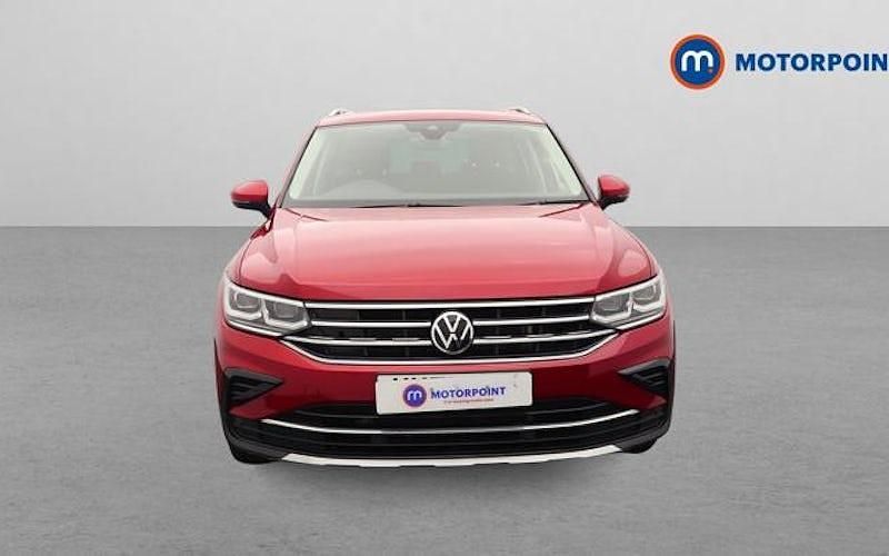 Used VW Tiguan Elegance 150 HP (110 kW) 2022 Red SUV