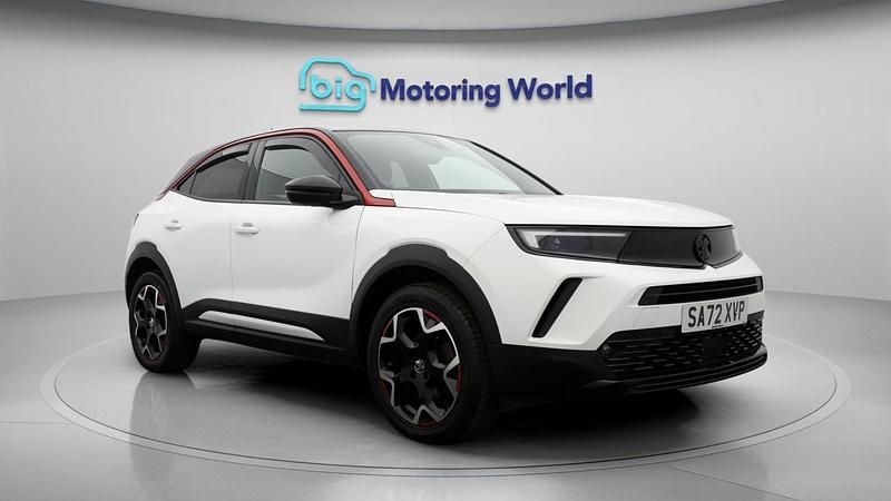 Used Vauxhall Mokka GS Line 129 HP (94 kW) 2022 White SUV