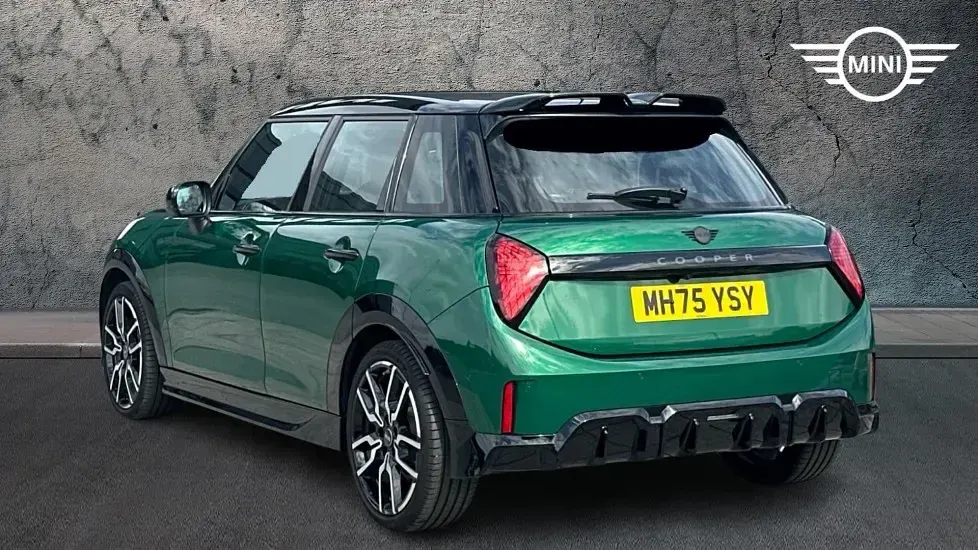 Used Mini Cooper Hatch 113 kW (154 HP) 2026 Green Hatchback