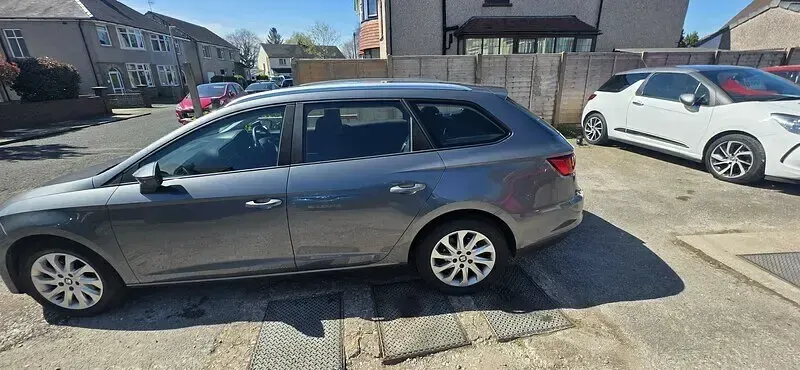 Usado Seat Leon SE Technology 105 HP (77 kW) 2013 Cinzento Carrinha