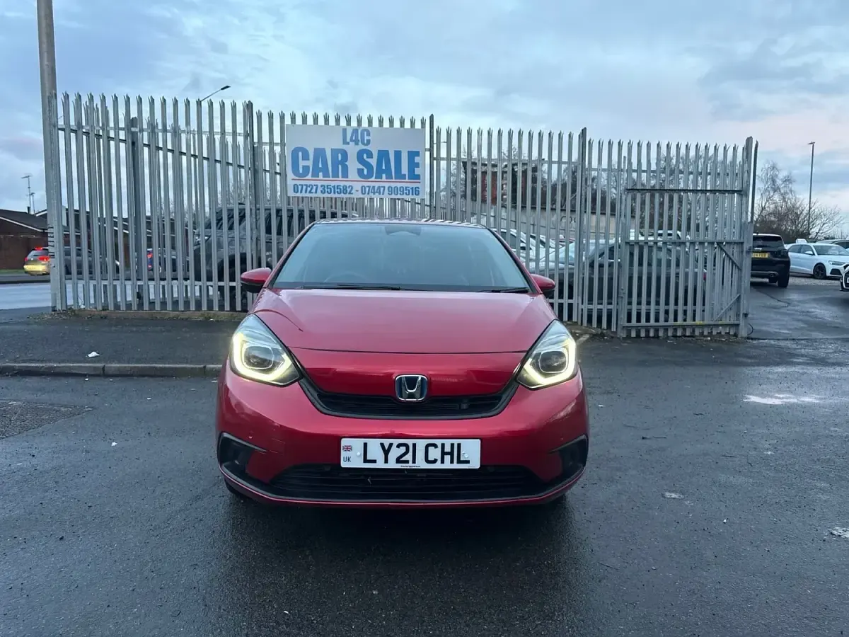 Used Honda Jazz Hybrid 109 HP (80 kW) 2021 Red Hatchback