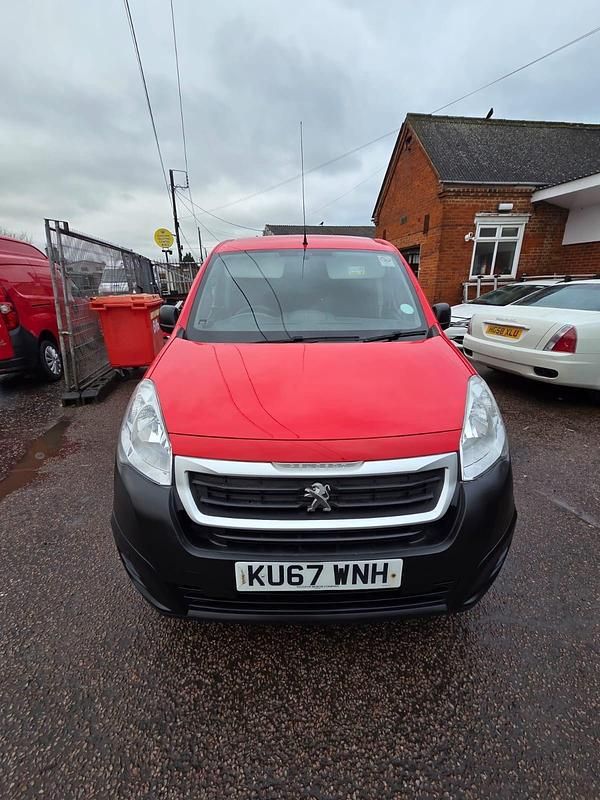 Used Peugeot Partner 2017 Red