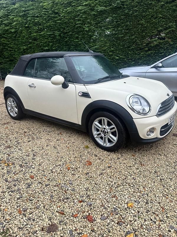 White Used 2012 Mini Cooper Cabriolet Cabriolet | £3,995 (Good price) - Image 1/4