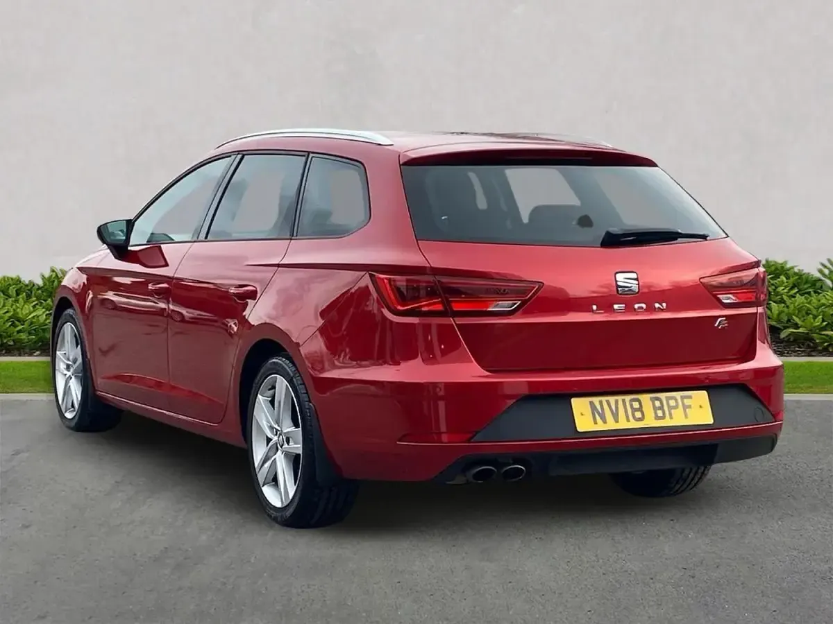 Used Seat Leon ST FR 150 HP (110 kW) 2018 Red Estate