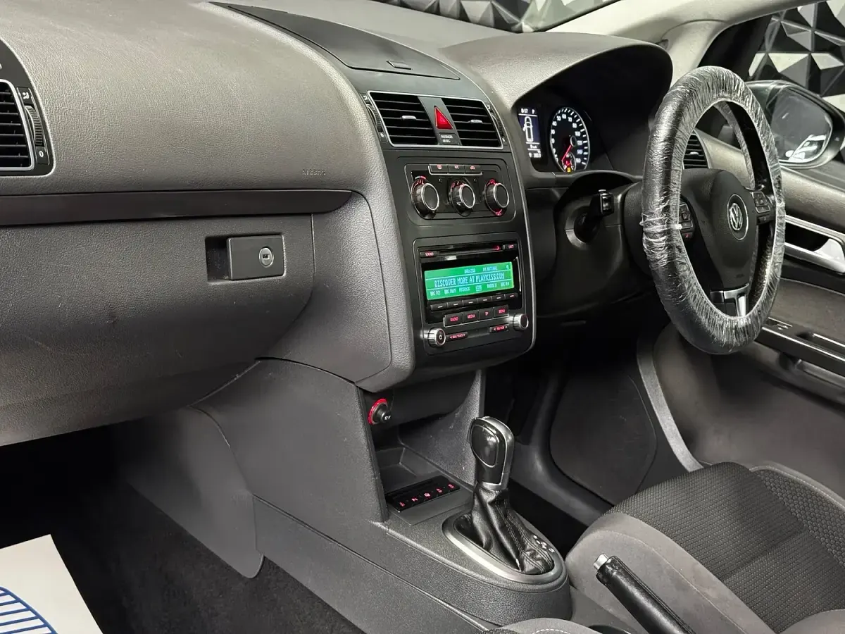 Used VW Touran SE 105 HP (77 kW) 2014 Grey MPV