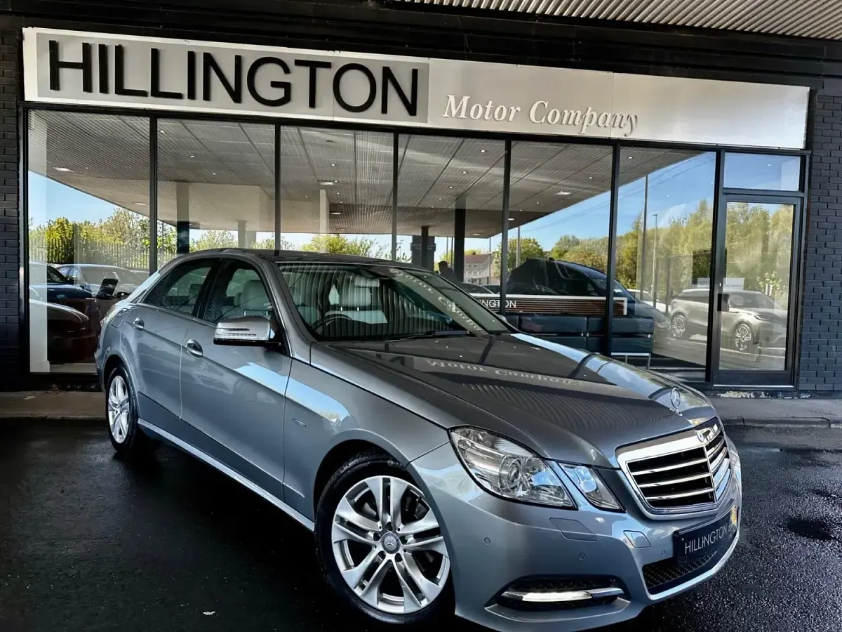 Używany Mercedes E220 Avantgarde 2011 Srebrny Sedan/Limuzyna