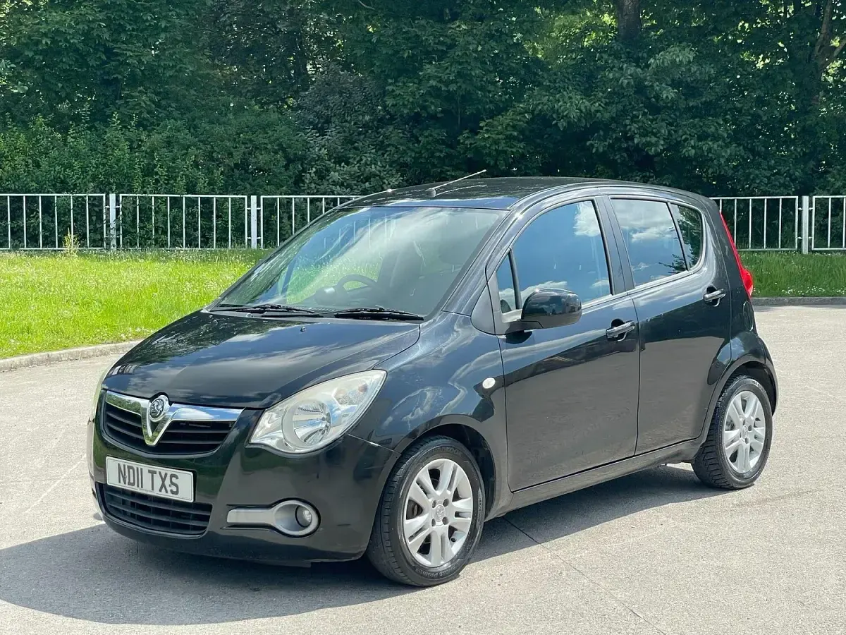 Used Vauxhall Agila 94 HP (69 kW) 2011 Black MPV
