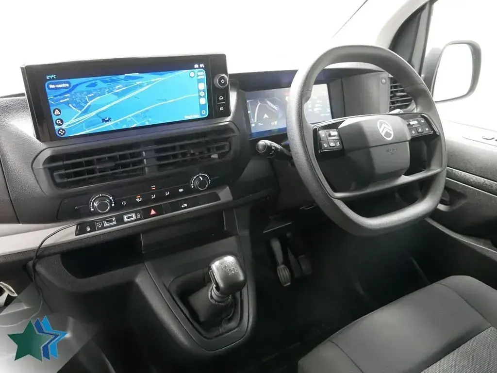 Used Citroën Dispatch 120 HP (88 kW) 2024 White MPV