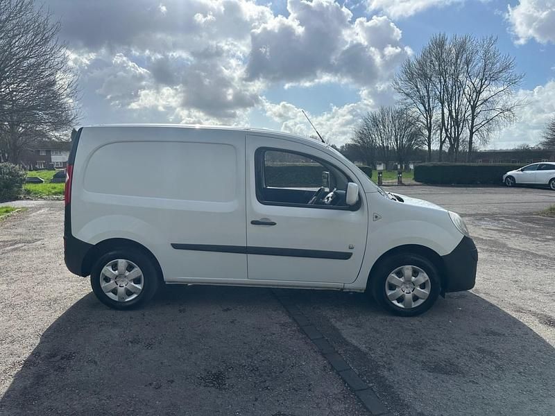 Used Renault Kangoo 44 kW (60 HP) 2014 White MPV