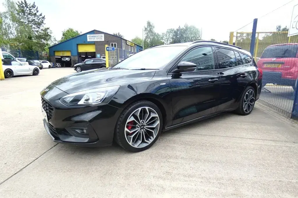 Used Ford Focus ST-Line X 120 HP (88 kW) 2019 Black Estate
