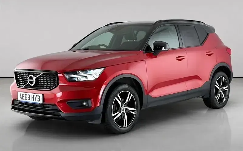 Used Volvo XC40 R-Design 163 HP (119 kW) 2020 Red SUV