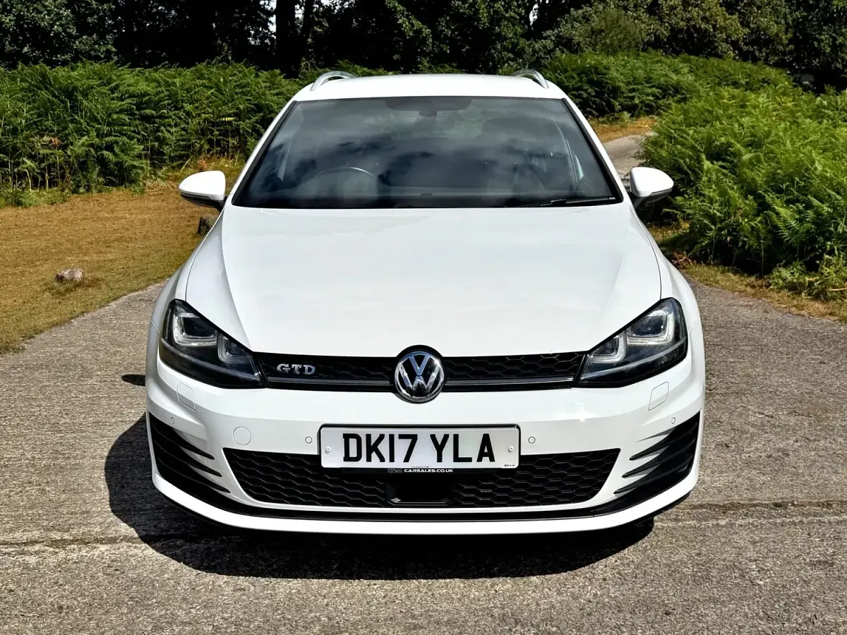 Used VW Golf VII GTD 181 HP (133 kW) 2017 White Estate