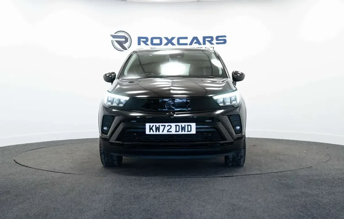 Usado Vauxhall Crossland Ultimate 130 HP (95 kW) 2023 Preto SUV