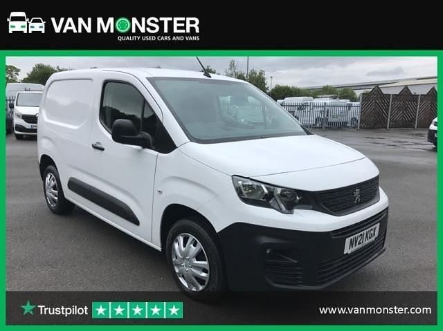White Used 2021 Peugeot Partner MPV | £8,299 (Fair price) - Image 1/4