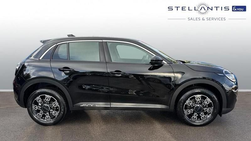 Black New 2025 Fiat 600 S SUV | £19,907 (Fair price) - Image 1/4