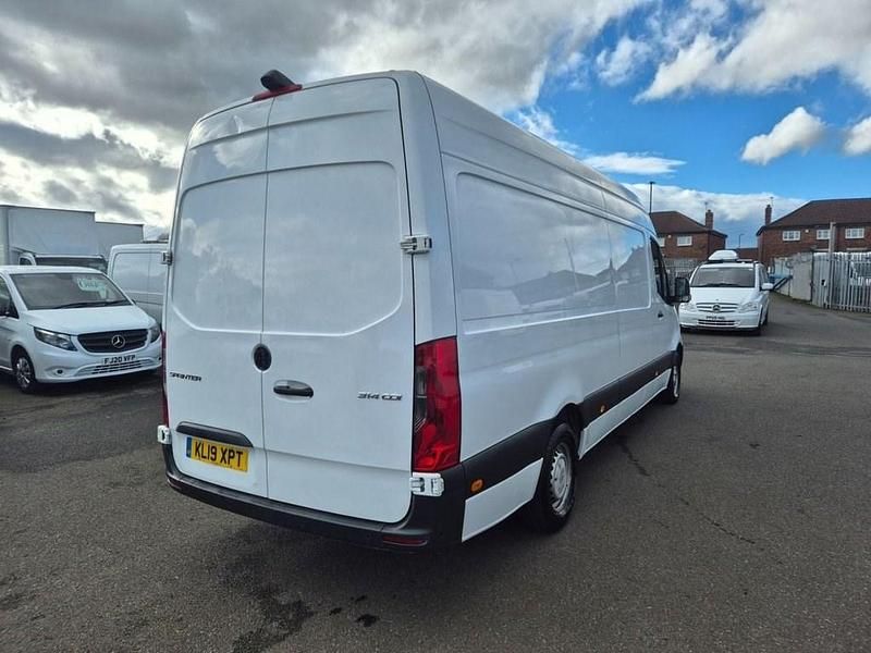 Used Mercedes Sprinter 143 HP (105 kW) 2019 White Van