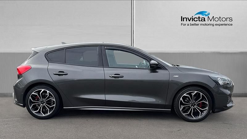 Used Ford Focus ST-Line X 155 HP (114 kW) 2022 Magnetic metallic Hatchback