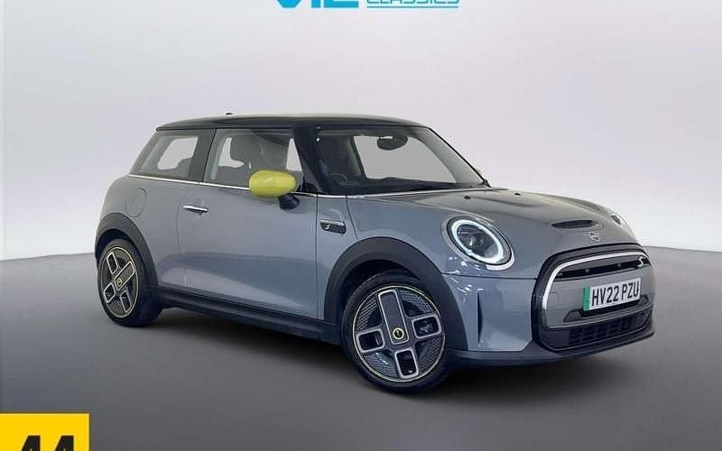 Used Mini Cooper Level 1 135 kW (184 HP) 2023 Hatchback