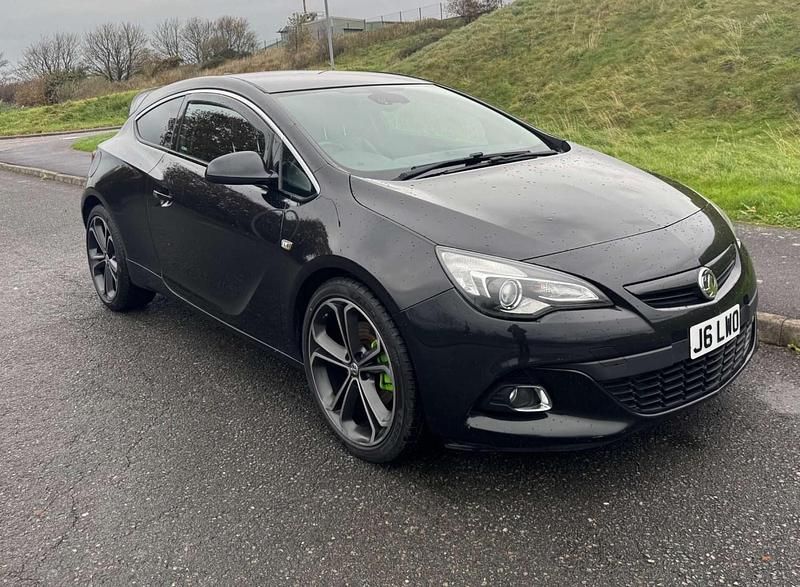 Black Used 2016 Vauxhall Astra GTC Edition Hatchback | £3,990 (Fair price) - Image 1/4