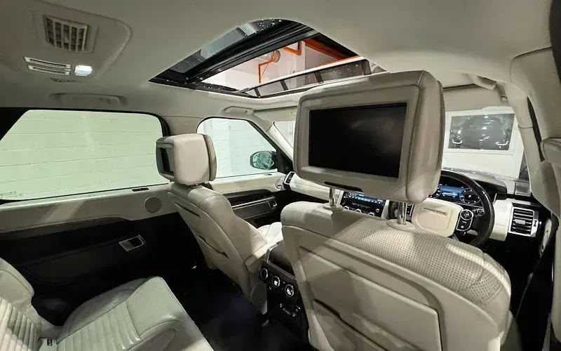 Used Land Rover Discovery HSE Luxury 241 HP (177 kW) 2018 Black SUV
