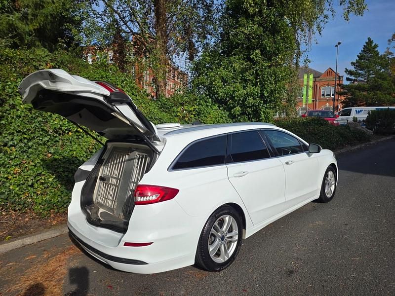 Used Ford Mondeo Zetec 150 HP (110 kW) 2019 White Estate