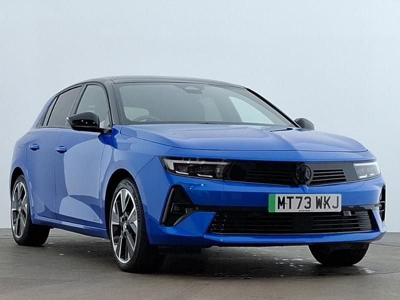 Blue Used 2023 Vauxhall Astra Ultimate Hatchback | £20,798 (A bit pricey) - Image 1/4