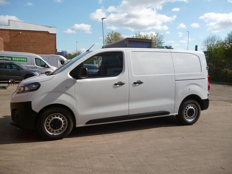 Usado Citroën Dispatch 2023 Branco Monovolume