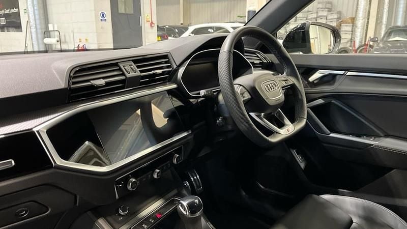 Used Audi Q3 Black Edition 150 HP (110 kW) 2025 Grey SUV