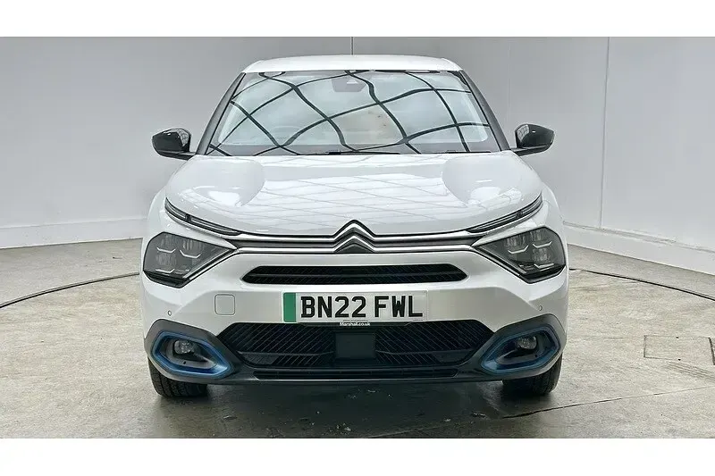 Used Citroën e-C4 Shine 100 kW (136 HP) 2022 White Hatchback