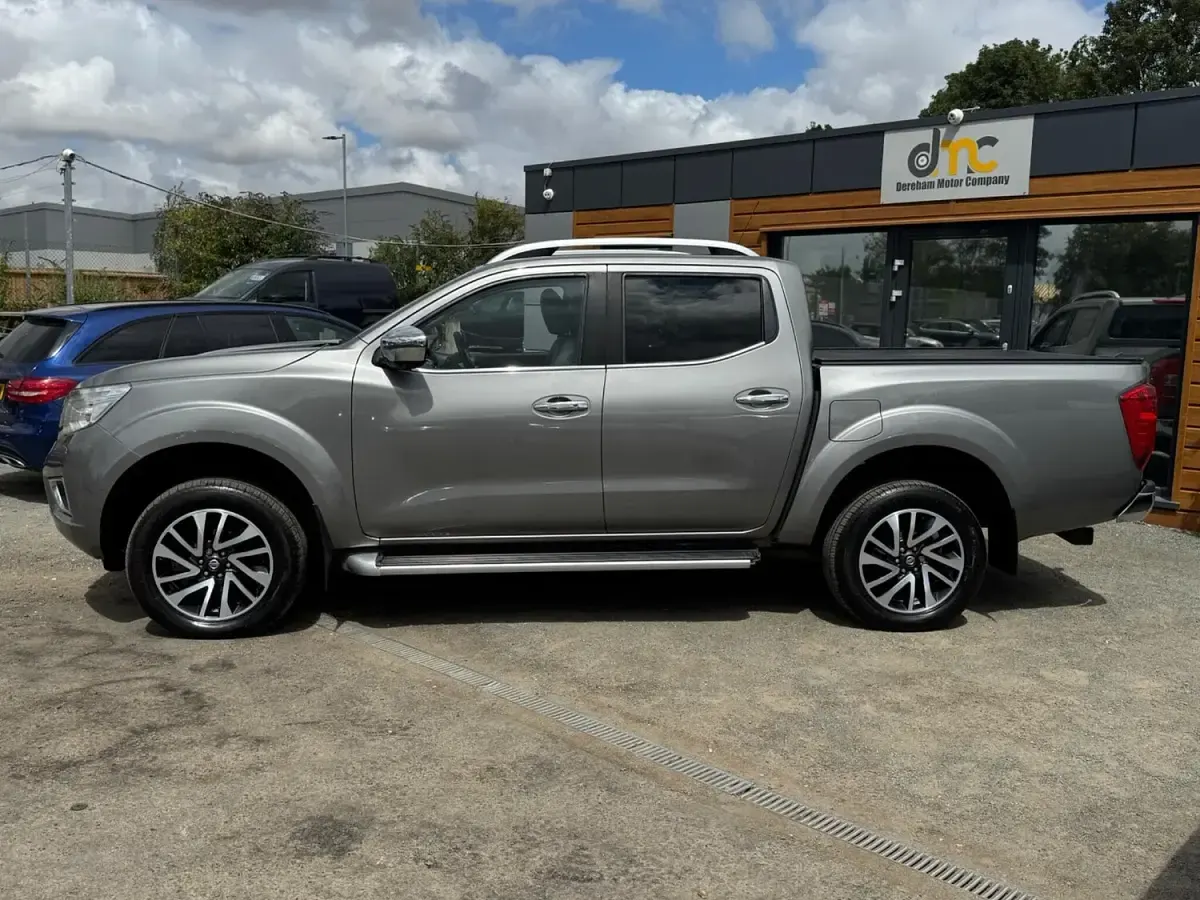 Used Nissan Navara Tekna 190 HP (139 kW) 2019 Grey Pickup