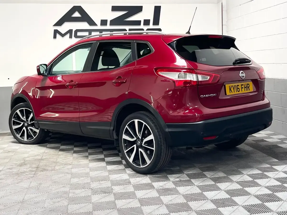 Used Nissan Qashqai Tekna 130 HP (95 kW) 2016 Red SUV