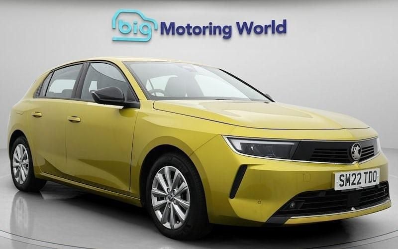 Used 2025 Vauxhall Astra Design Edition Hatchback | £14,100 (Super price) - Image 1/4