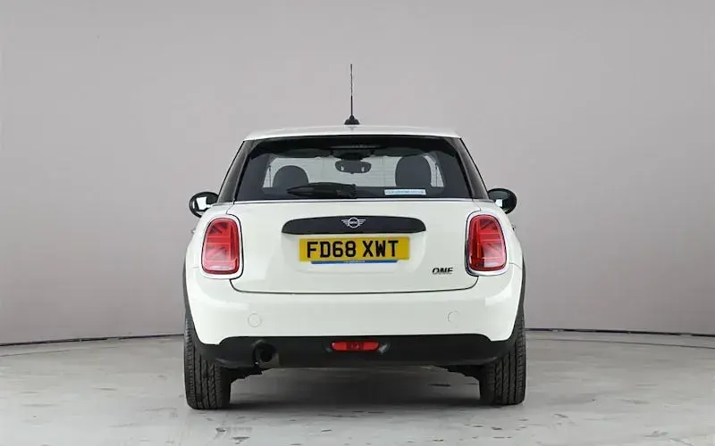 Usado Mini ONE Hatch 102 CV (75 kW) 2018 Blanco Utilitario