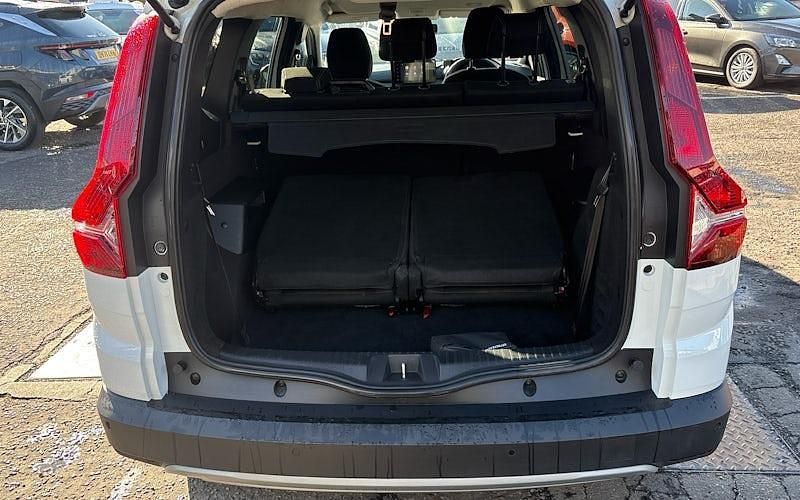 Second-hand Dacia Jogger Comfort 110 CP (80 kW) 2022 Monovolum