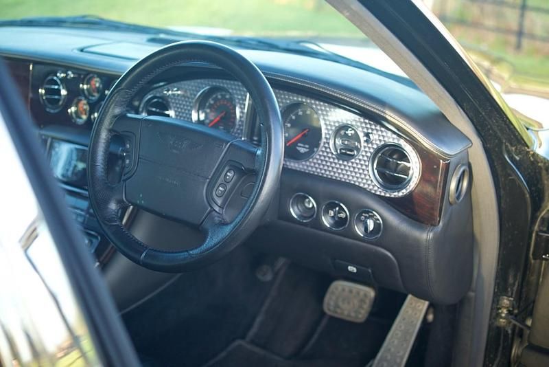 Used Bentley Arnage 451 HP (331 kW) 2002 Black Sedan