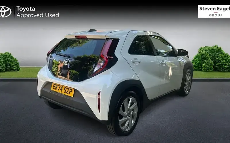 Used Toyota Aygo X PURE 72 HP (52 kW) 2024 White SUV