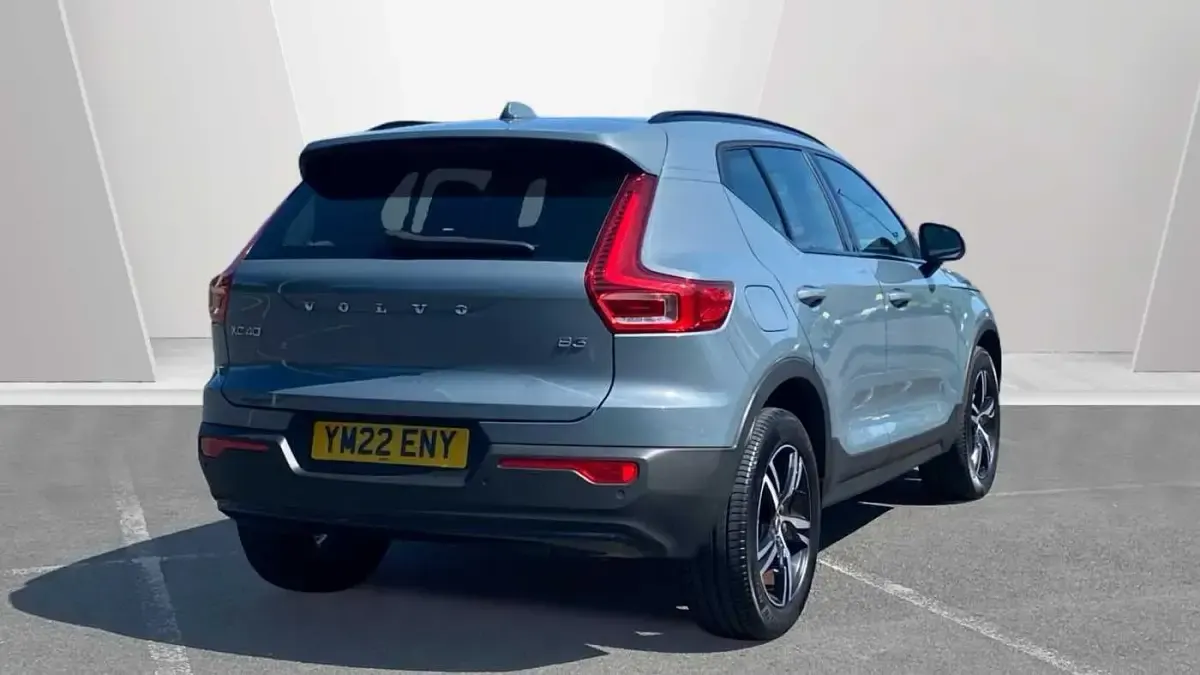 Used Volvo XC40 Plus 163 HP (119 kW) 2022 Grey SUV