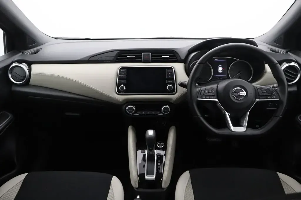 Second-hand Nissan Micra Tekna 92 CP (67 kW) 2022 Negru Hatchback