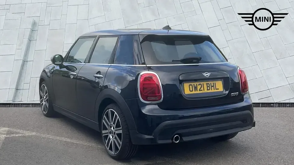Used Mini Cooper Exclusive 134 HP (98 kW) 2021 Black Hatchback
