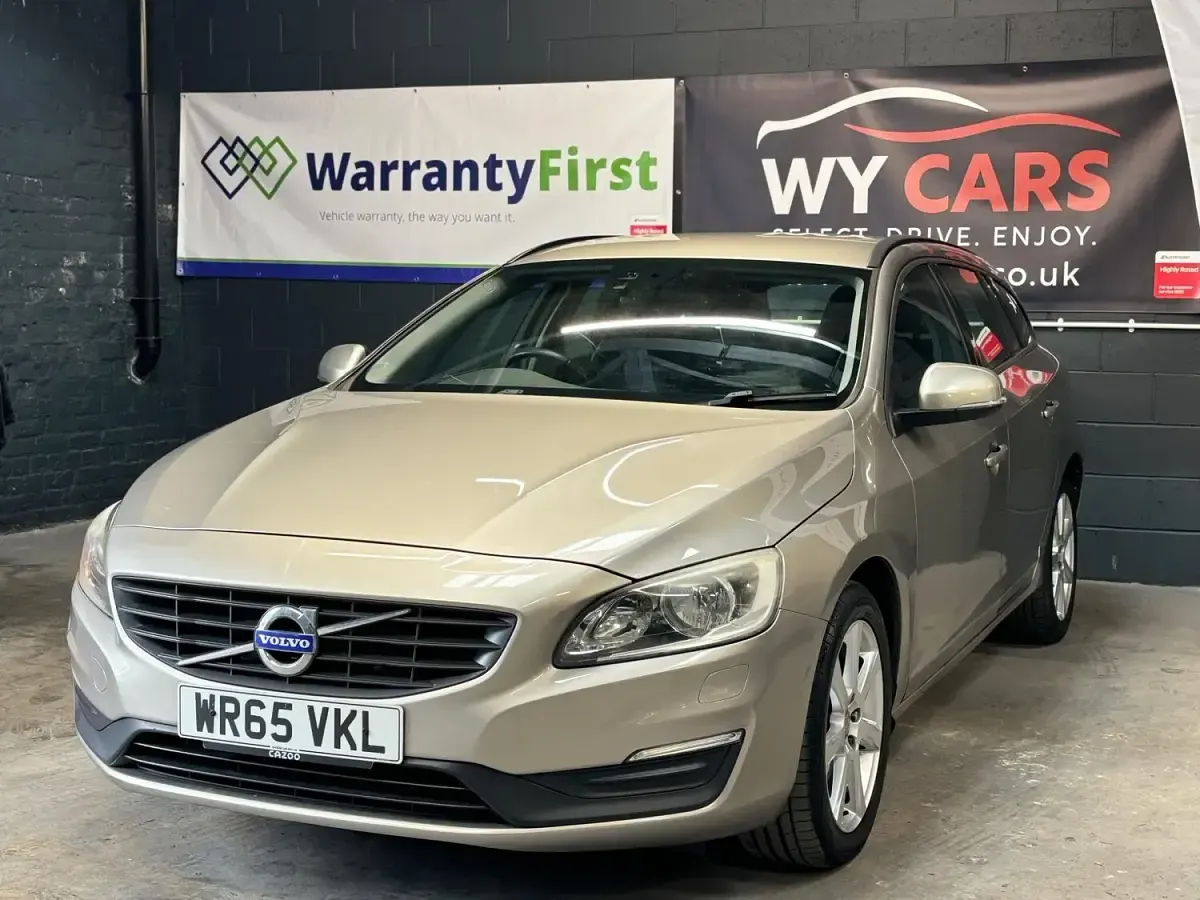 Używany Volvo V60 Business Edition 150 KM (110 kW) 2015 Złoty Kombi