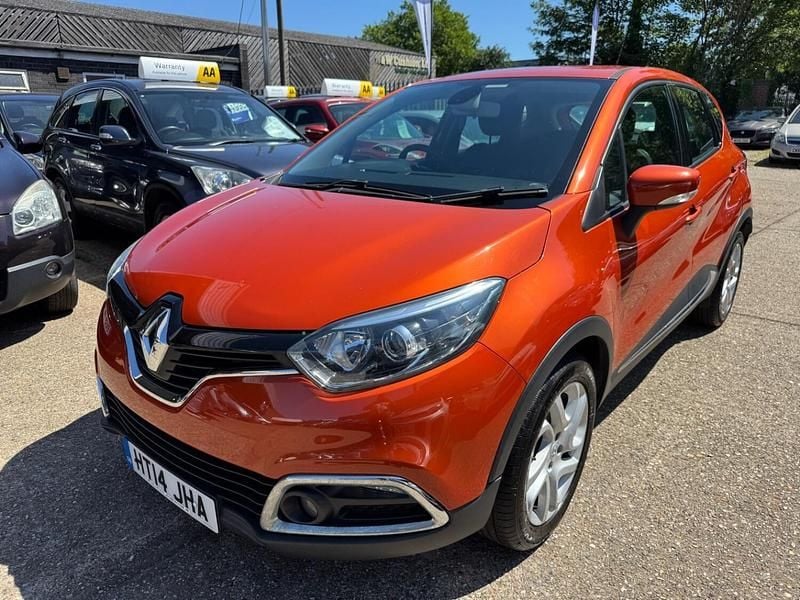 Used Renault Captur Dynamique 90 HP (66 kW) 2014 Orange SUV