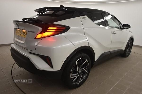 Used Toyota C-HR 122 HP (89 kW) 2020 White SUV